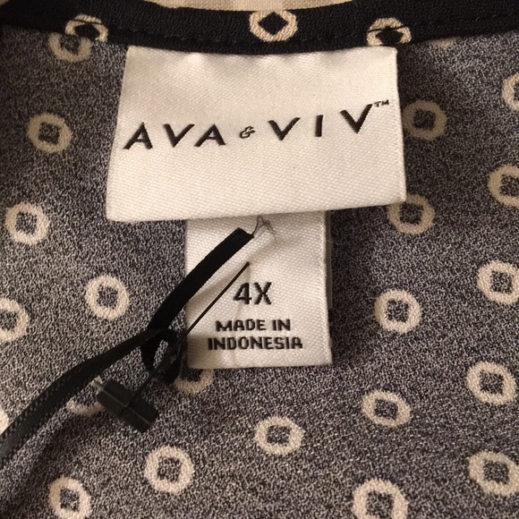 NWOT Ava & Viv blouse, size 4X and 1X - Picture 7 of 8